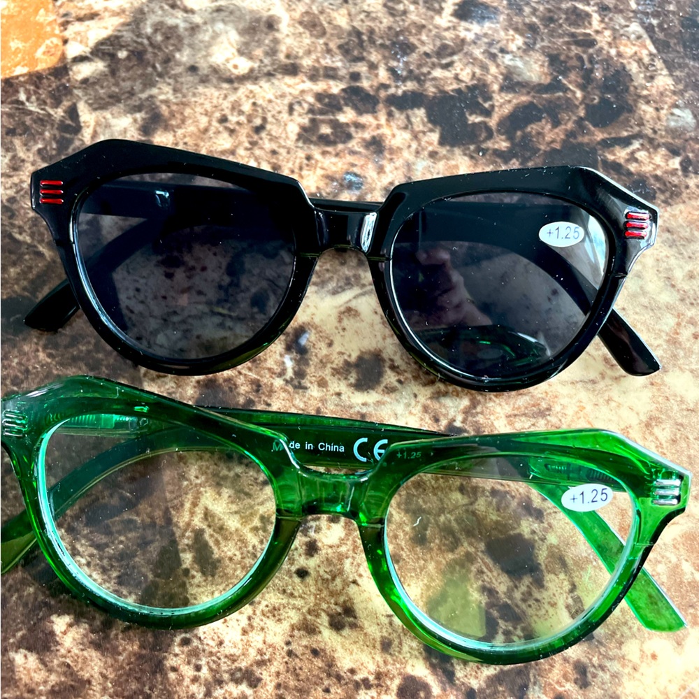 Set of 2 oversize reading glasses